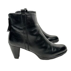 STUART WEITZMAN Lambs Leather Ankle Boots